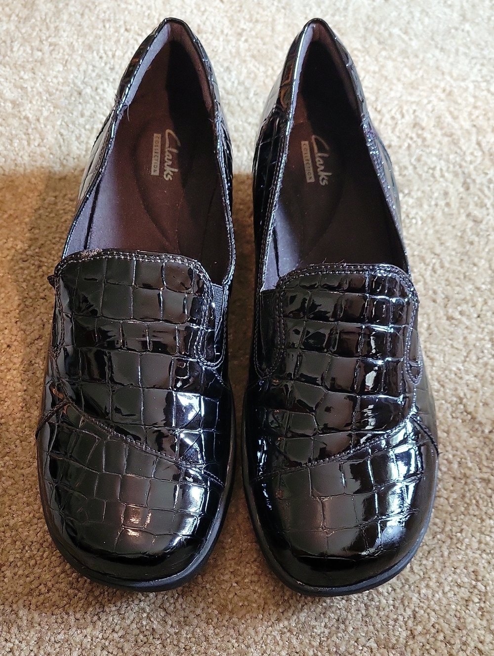 Clarks Women’s May Marigold Black Croc-Embossed Slip-On Loafer Shoes. Size 12M.